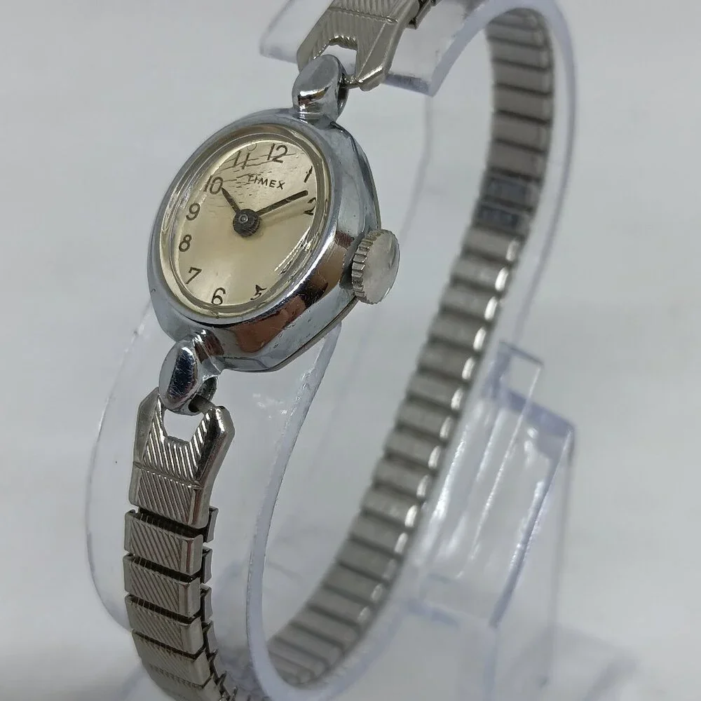 VINTAGE Timex 348 Manual Wind Women's 17mm Silver Tone Flex Band Watch